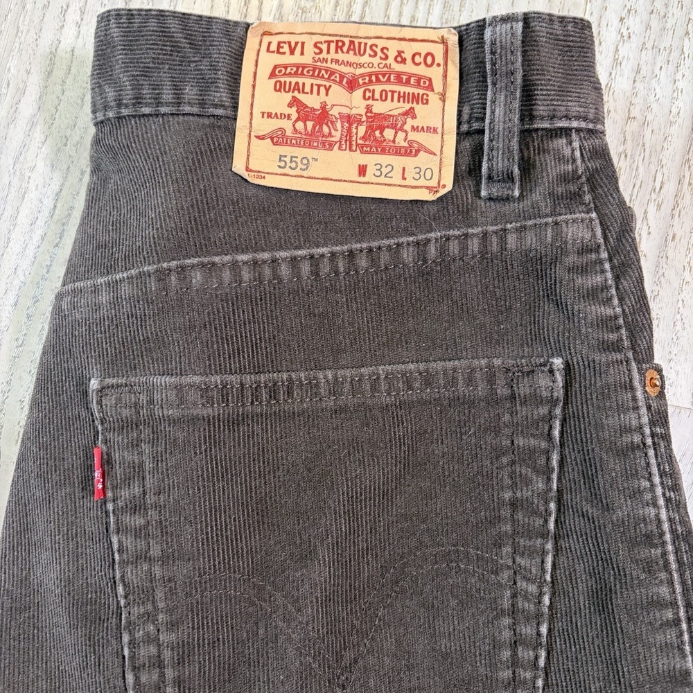 Vtg Levis 559 Corduroy Jeans Brown Relaxed Fit Straight Red Tab Y2K 32x30 HK - Picture 8 of 11